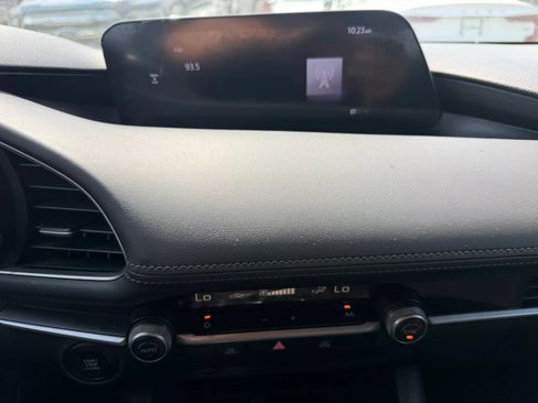 Used 2020 MAZDA MAZDA3 Hatchback FWD image 17