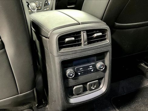 Used 2020 Buick Envision Essence image 30