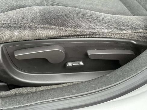 Used 2011 Chevrolet Impala LT FWD image 12