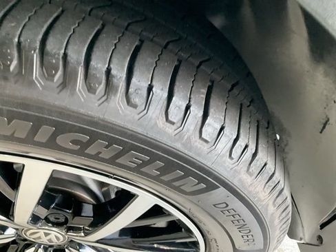 Used 2021 Volkswagen Tiguan SE image 30