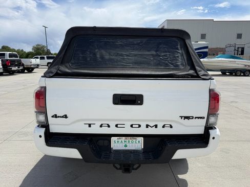 Used 2018 Toyota Tacoma TRD Pro AWD/4WD image 4