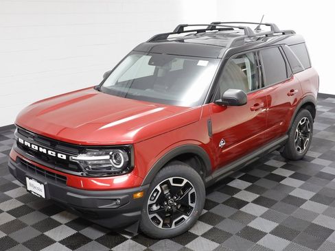 Used 2021 Ford Bronco Sport Outer Banks image 2