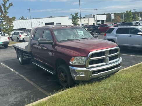 Used 2018 RAM 3500 Tradesman w/ Chrome Appearance Group AWD/4WD image 2