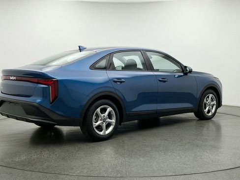 Used 2025 Kia K4 LXS image 9