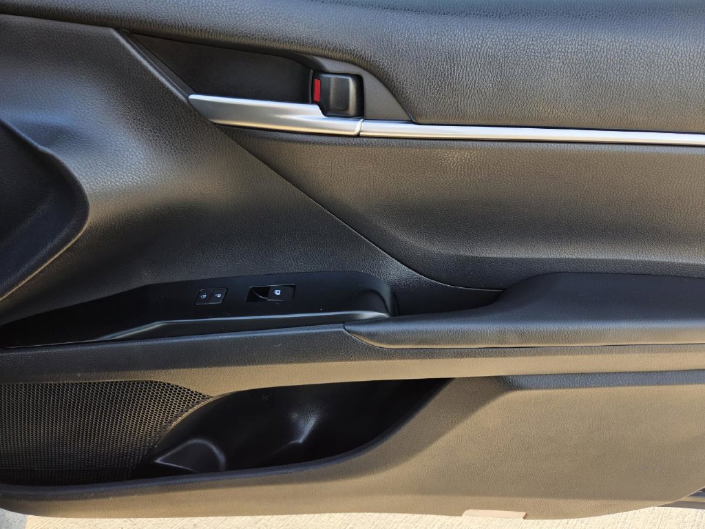 Used 2018 Toyota Camry SE w/ Moonroof Package FWD image 7