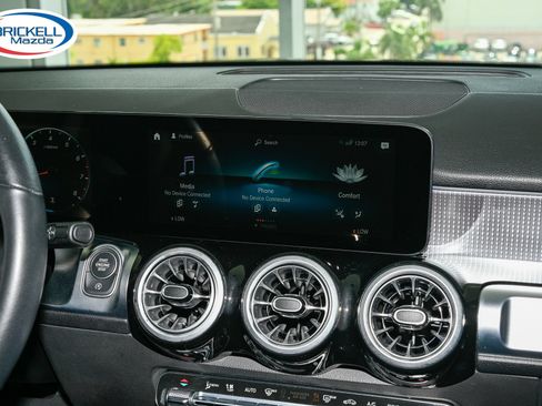 Used 2022 Mercedes-Benz GLB 250 image 23