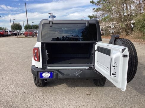 New 2025 Ford Bronco Outer Banks image 9
