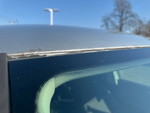 Used 2011 Volkswagen Tiguan S image 38