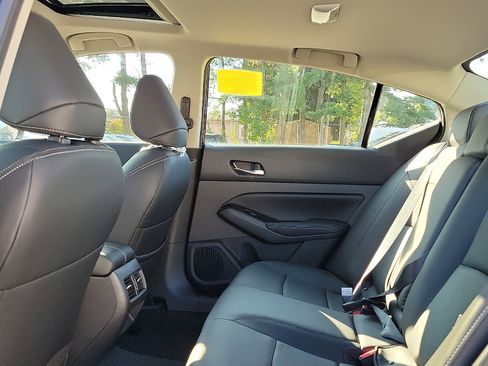 New 2025 Nissan Altima 2.5 SL image 8