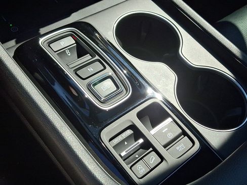 Used 2025 Honda Pilot Black Edition image 18