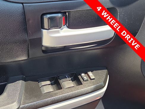 Used 2018 Toyota Tundra SR5 w/ SR5 Upgrade Package AWD/4WD image 13