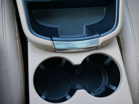 Certified 2024 Porsche Macan image 19