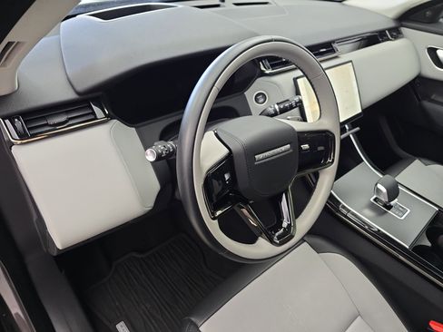 Used 2025 Land Rover Range Rover Velar Dynamic SE image 16