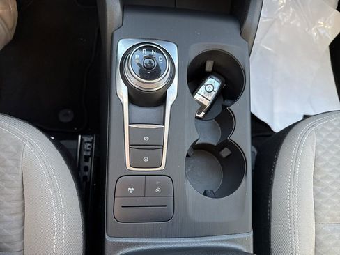 Used 2022 Ford Escape SE w/ Cold Weather Package image 19