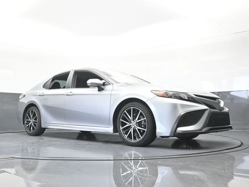 Used 2022 Toyota Camry SE FWD image 59