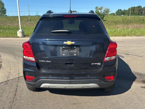 Used 2022 Chevrolet Trax LT w/ Driver Confidence Package AWD/4WD image 4