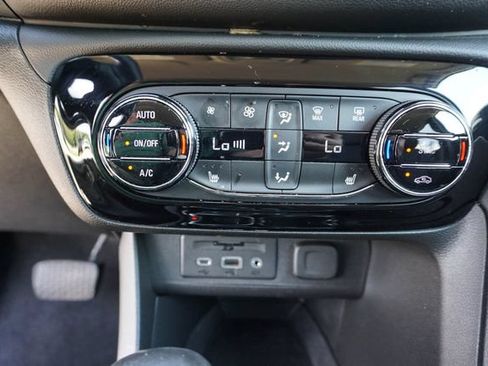 Used 2022 Buick Encore GX Select w/ Advanced Technology Package FWD image 21