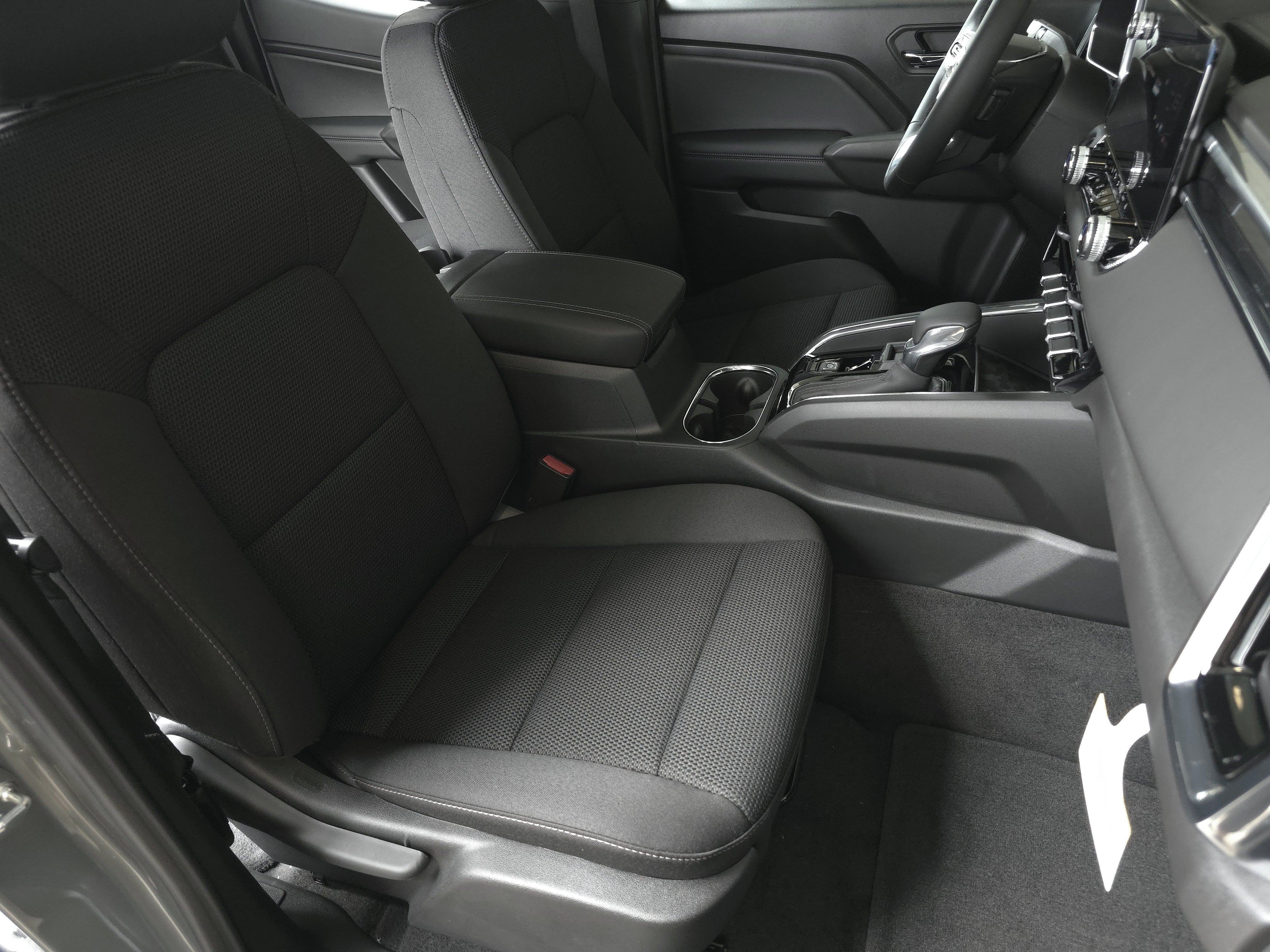 New 2026 GMC Canyon Elevation w/ Convenience Package RWD image 34