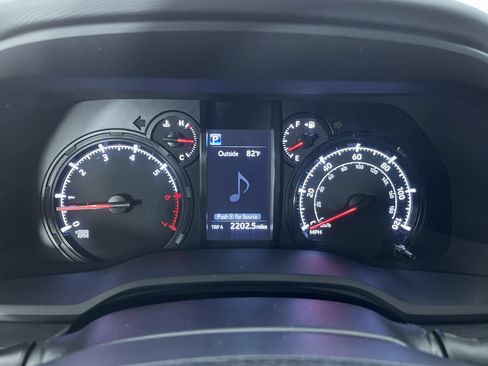 Used 2022 Toyota 4Runner SR5 Premium AWD/4WD image 19