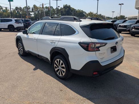 Used 2024 Subaru Outback Premium image 32