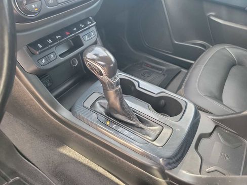 Used 2022 Chevrolet Colorado Z71 w/ Safety Package image 17