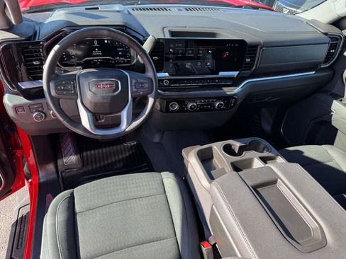 Used 2022 GMC Sierra 1500 Elevation image 2