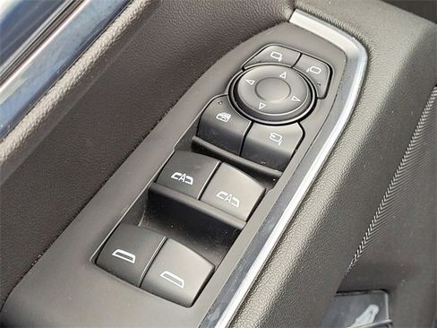 Used 2024 GMC Sierra 1500 SLT image 16