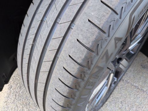 Used 2024 BMW iX xDrive50 w/ Sport Package image 12