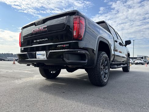 Used 2024 GMC Sierra 1500 AT4X image 10
