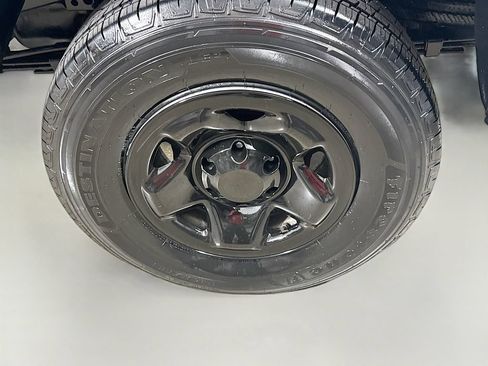 Certified 2023 Toyota Tacoma SR AWD/4WD image 28