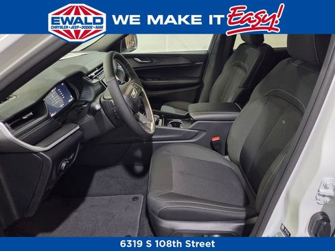 New 2026 Jeep Grand Cherokee Laredo X AWD/4WD image 13