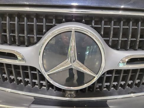 Used 2023 Mercedes-Benz GLC 300 4MATIC image 25