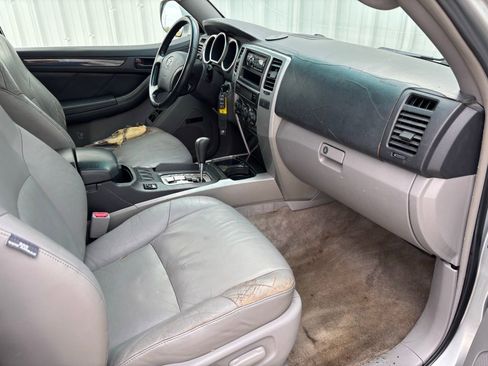 Used 2005 Toyota 4Runner Limited image 35