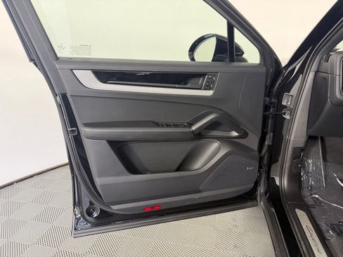 Certified 2026 Porsche Cayenne Coupe AWD/4WD image 20