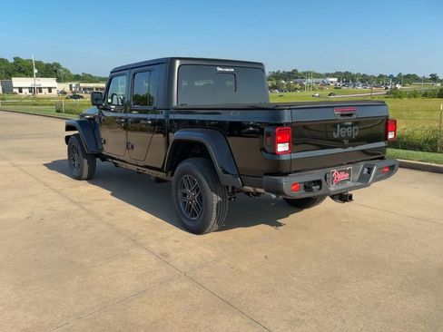 New 2024 Jeep Gladiator Sport image 6