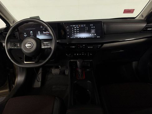 Used 2026 Nissan Kicks SR w/ Cold Weather Package FWD image 28