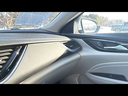 Used 2018 Buick Regal Essence w/ Driver Confidence Package #1 image 16
