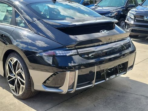 New 2025 Hyundai Ioniq 6 SEL image 6