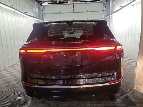 Used 2024 Jeep Wagoneer Launch Edition image 5