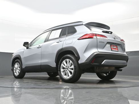 Used 2024 Toyota Corolla Cross LE image 30