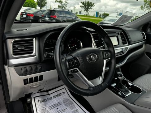 Used 2015 Toyota Highlander Plus AWD/4WD image 31