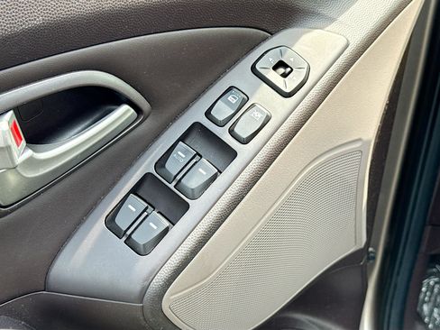 Used 2010 Hyundai Tucson GLS w/ Popular Equipment Pkg 2 FWD image 8