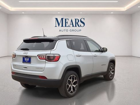 Used 2025 Jeep Compass Limited AWD/4WD image 5