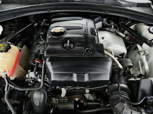 Used 2018 Chevrolet Camaro LT RWD image 27