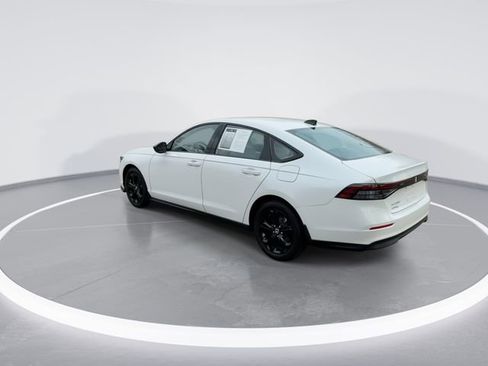 Used 2025 Honda Accord SE image 6
