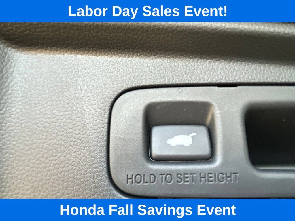 Used 2025 Honda CR-V EX-L image 11