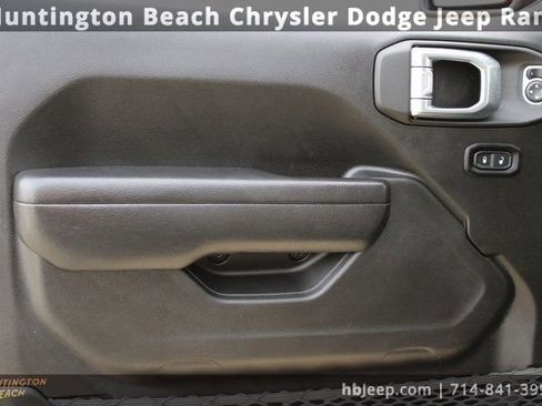 Used 2022 Jeep Wrangler Unlimited Sport image 11