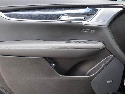 Used 2023 Cadillac XT5 Premium Luxury image 10