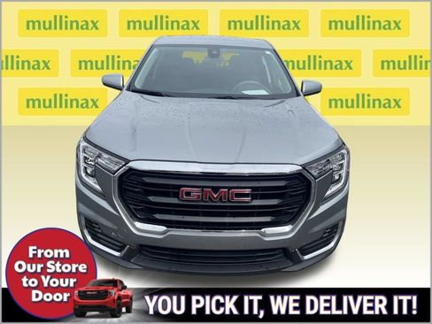 Used 2023 GMC Terrain SLE FWD image 2
