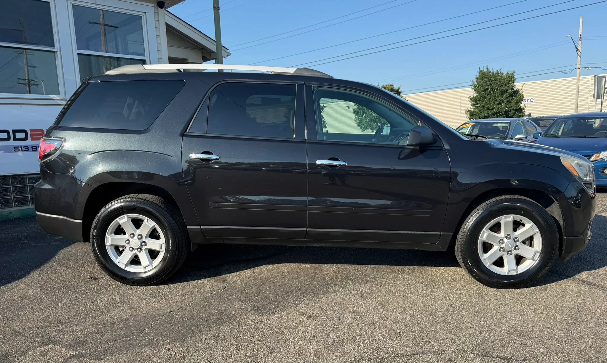 Used 2015 GMC Acadia SLE FWD image 6
